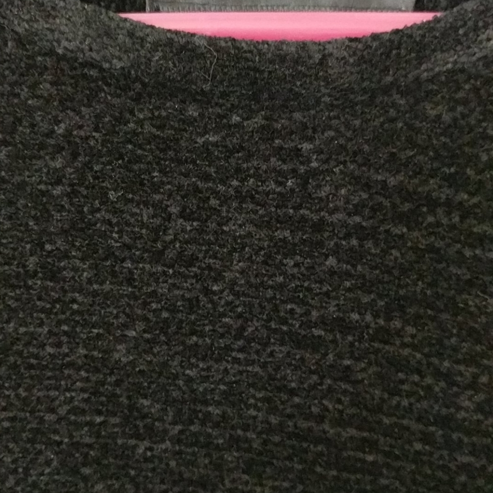 Ladies top - Picture 3 of 4